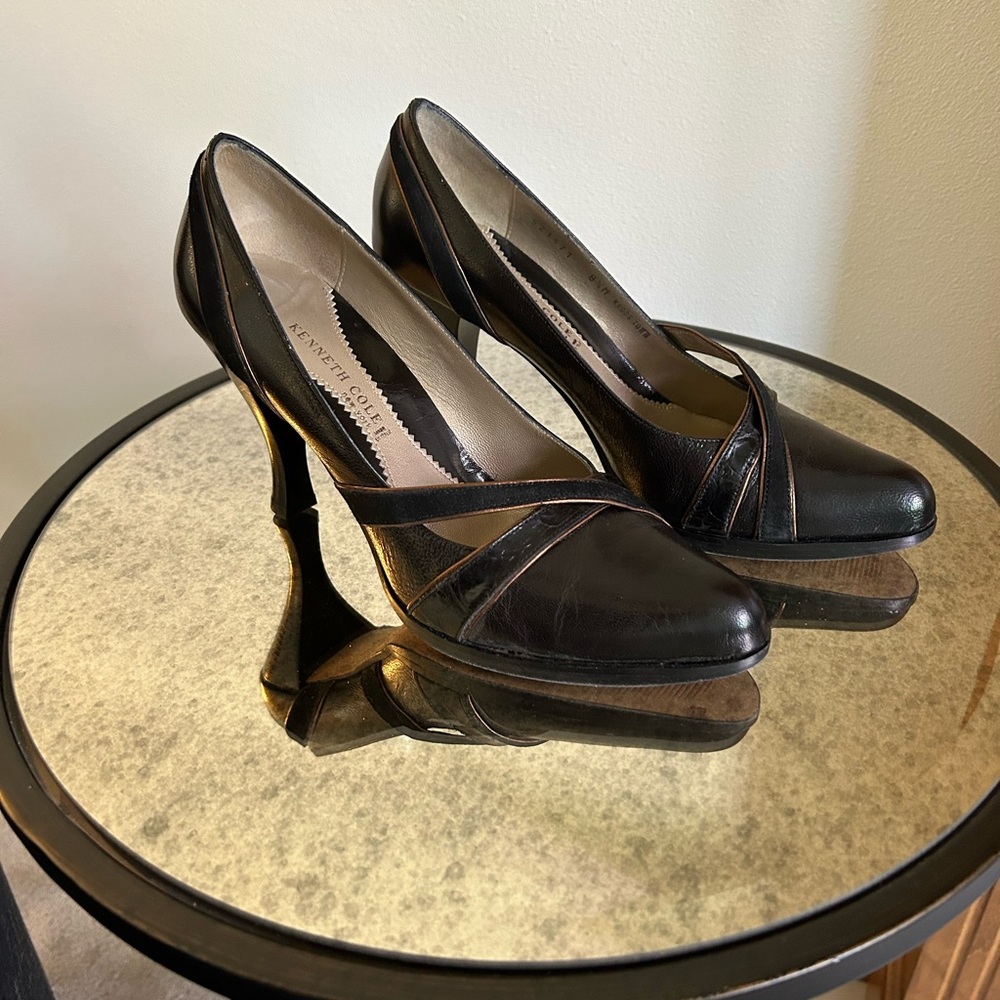 Kenneth Cole Black Heels Elegant and Versatile